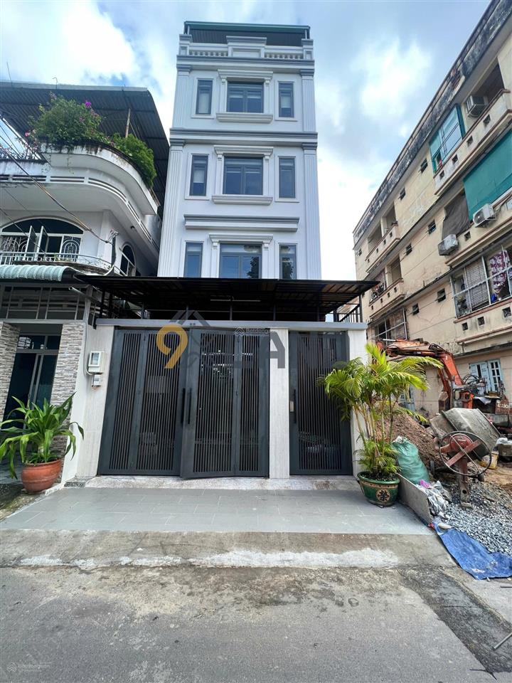 Bán gấp căn hộ dịch vụ mt đối điện đh cảnh sát, dt 110m2 ( 5,5*19 ),t,4 lầu,thang máy, giá 13,5 tỷ