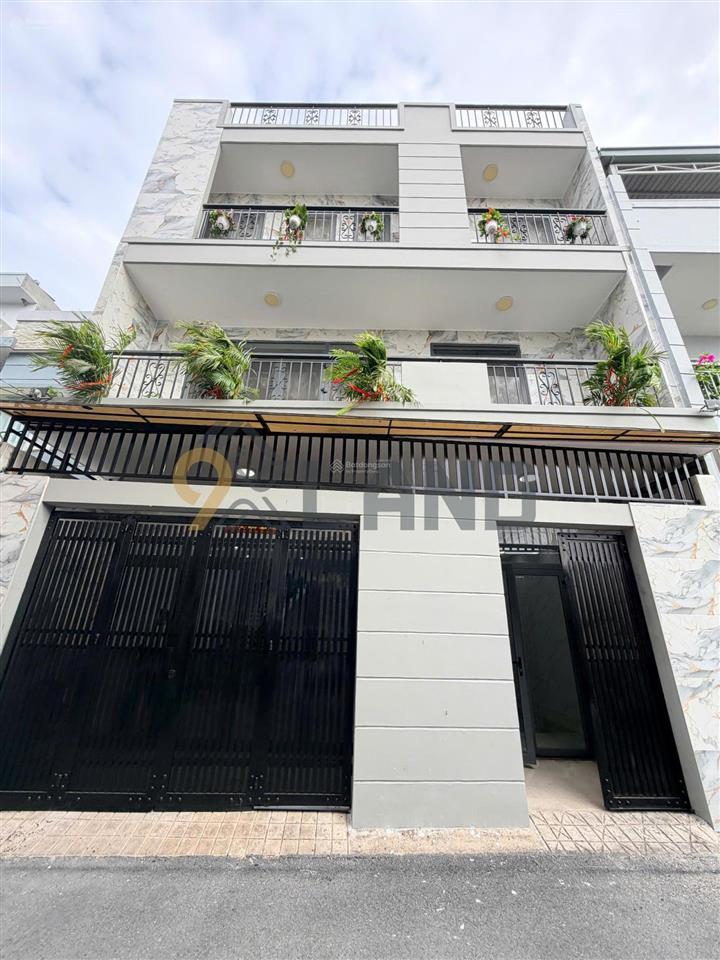 Bán gấp căn hộ dịch vụ ngay đại học cảnh sát, dt 100,2m2, ngang 8,8m, 6 phòng, giá 10,5 tỷ tl mạnh