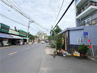 Bán gấp căn hộ dịch vụ ngay đại học cảnh sát, dt 100,2m2, ngang 8,8m, 6 phòng, giá 10,5 tỷ tl mạnh
