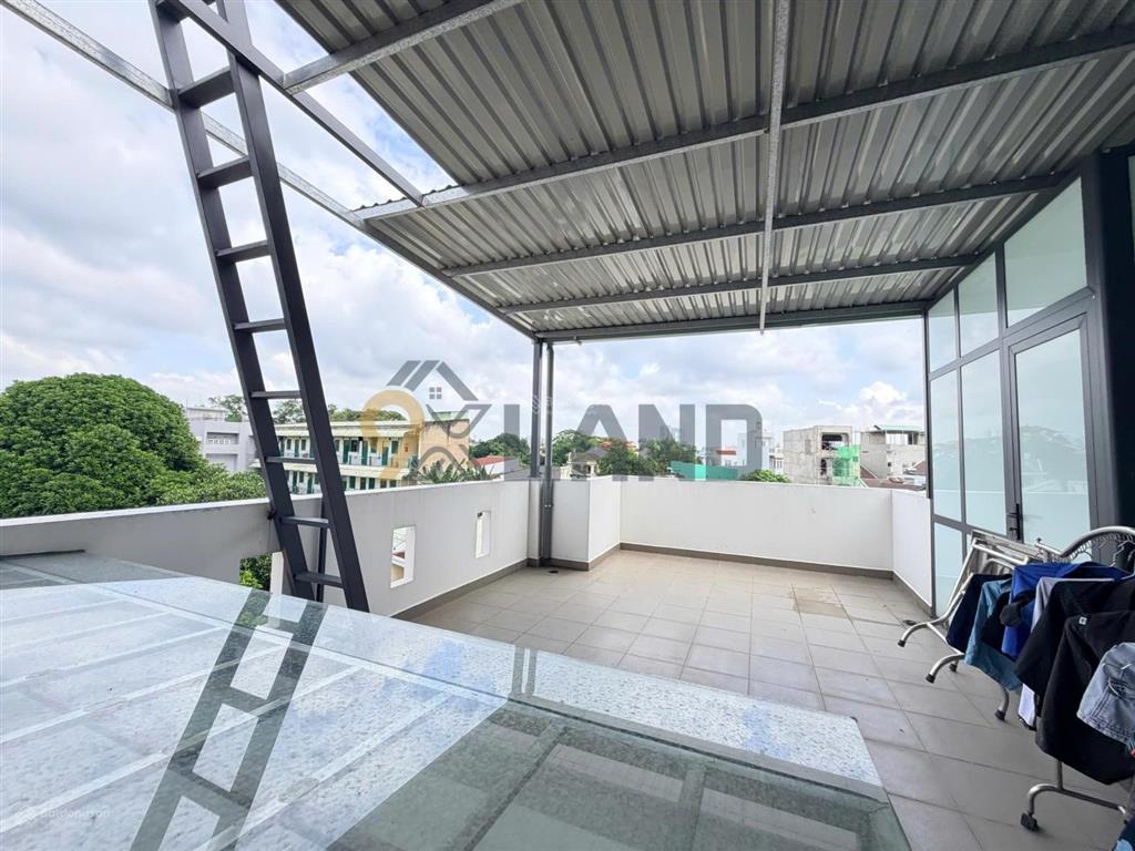 Nhà đẹp giá rẻ, nhà 2 mặt tiền đường số 8, full nội thất, dt 210m2, ngang 7,2 mét, nhà như hình.