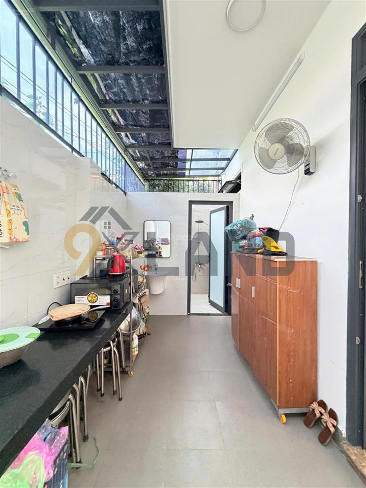 Nhà đẹp giá rẻ, nhà 2 mặt tiền đường số 8, full nội thất, dt 210m2, ngang 7,2 mét, nhà như hình.