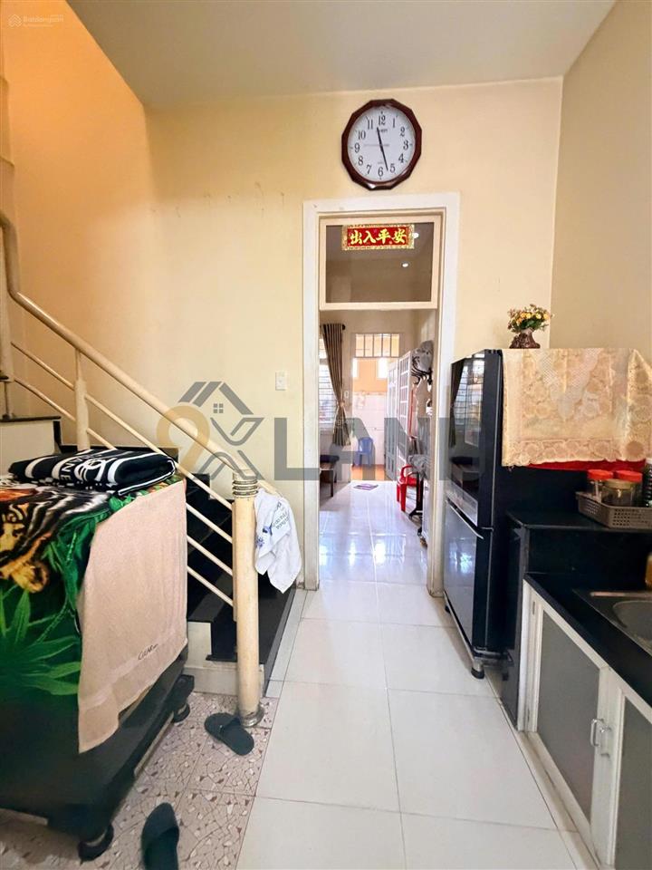 Nóng quá nóng, mặt tiền đường hồ văn tư, dt 89,2 m2, ngang 4,8 mét, nhà 2 tầng đẹp, giá 8,8 tỷ.