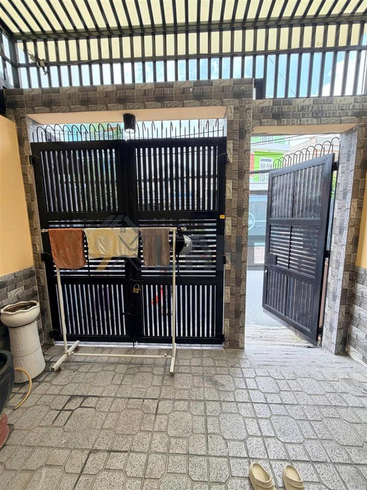 Nóng quá nóng, mặt tiền đường hồ văn tư, dt 89,2 m2, ngang 4,8 mét, nhà 2 tầng đẹp, giá 8,8 tỷ.