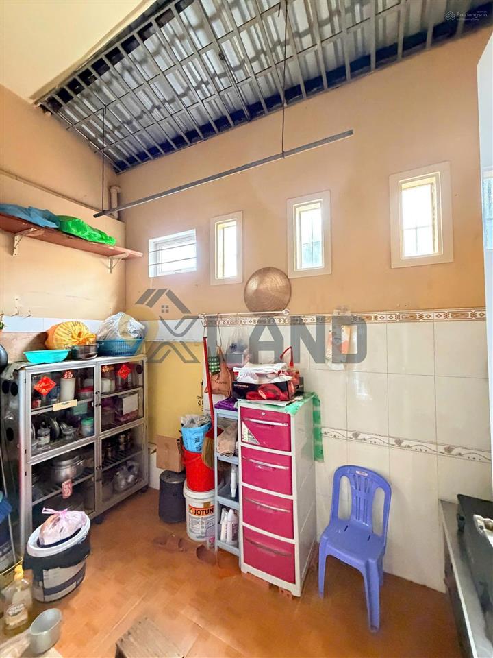 Nóng quá nóng, mặt tiền đường hồ văn tư, dt 89,2 m2, ngang 4,8 mét, nhà 2 tầng đẹp, giá 8,8 tỷ.