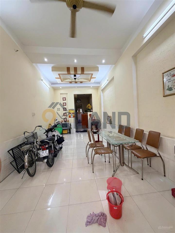 Nóng quá nóng, mặt tiền đường hồ văn tư, dt 89,2 m2, ngang 4,8 mét, nhà 2 tầng đẹp, giá 8,8 tỷ.