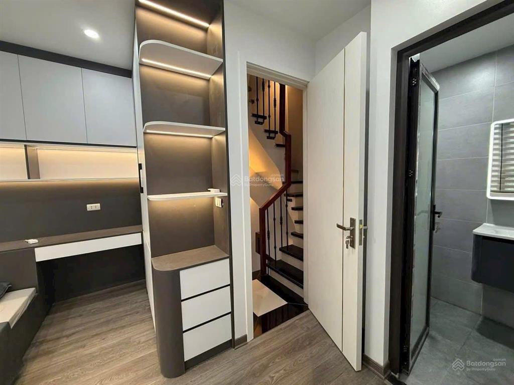 Kim mã  ba đình  chỉ hơn 6 tỷ  nhà 5 tầng sổ riêng  lô góc 3 ngủ