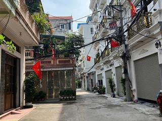 Việt hưng nhỉnh 7 tỷ nhà 5 tầng  ngõ ô tô sổ đỏ 32m² ko quy hoạch nhà mới xây