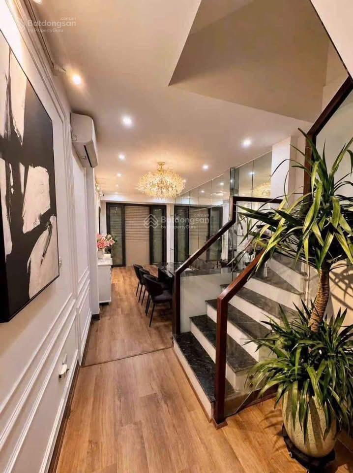 Cầu vĩnh tuy  nhà đẹp 50m²  6 tầng thang máy  gara ô tô  nhỉnh 11 tỷ đường ô tô tránh