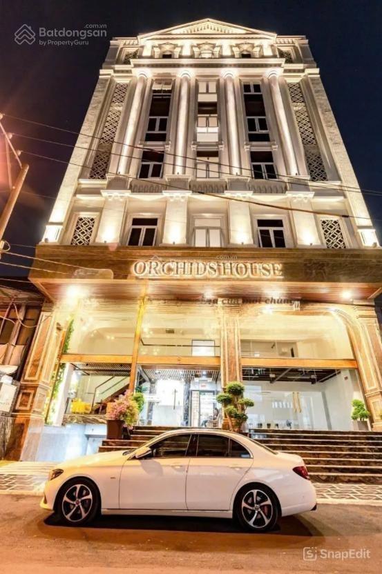 Chính chủ cần bán khuôn đất trần xuân soạn  quận 7 (11x75)  xây dựng hầm 7 tầng  bán 48 tỷ