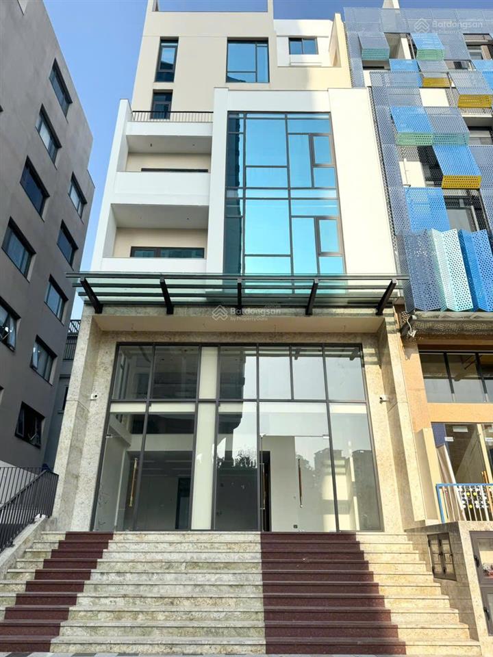 Bán tòa nhà mt víp nhất trung sơn bình chánh( 10x20)hầm 6 tầng hdt 180tr/th bán 56 tỷ