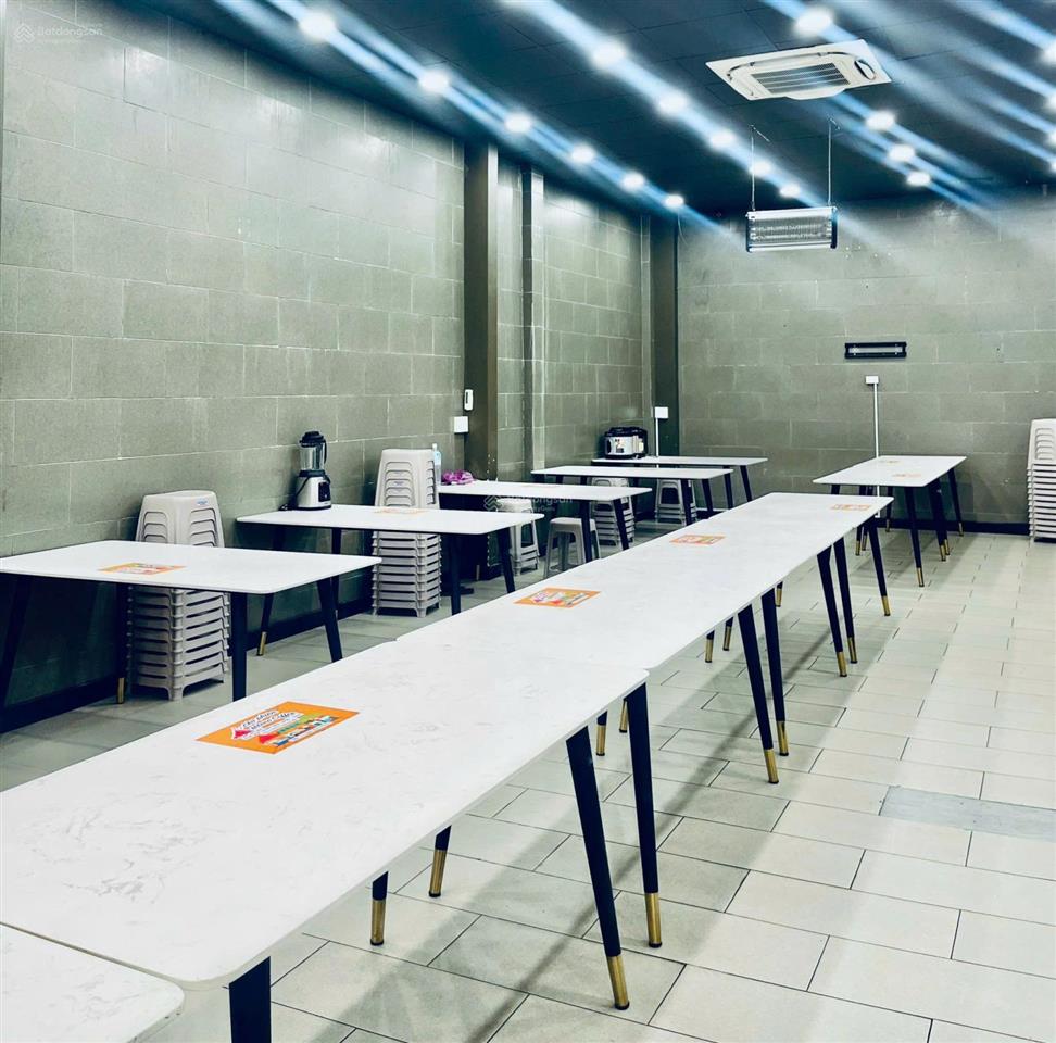 Bán nhà bề ngang 15m .phường 7 gò vấp  3 tầng hđt 100tr/th bán 39 tỷ