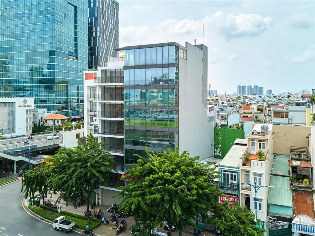 Bán building siêu vị trí mặt tiền  quận 4 (9.5x23)  hầm 8 tầng  hdt 290tr/th  bán 145 tỷ