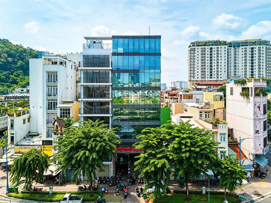 Bán building siêu vị trí mặt tiền  quận 4 (9.5x23)  hầm 8 tầng  hdt 290tr/th  bán 145 tỷ