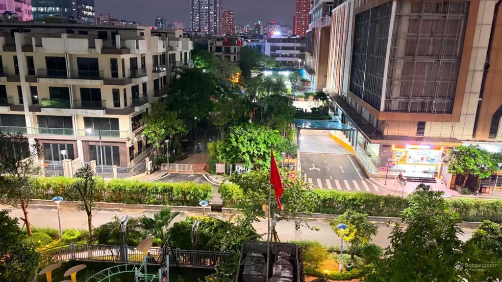 Bán nhanh căn chung cư ecolife tây hồ 86,8m2, full nội thất, view sân vườn siêu đẹp
