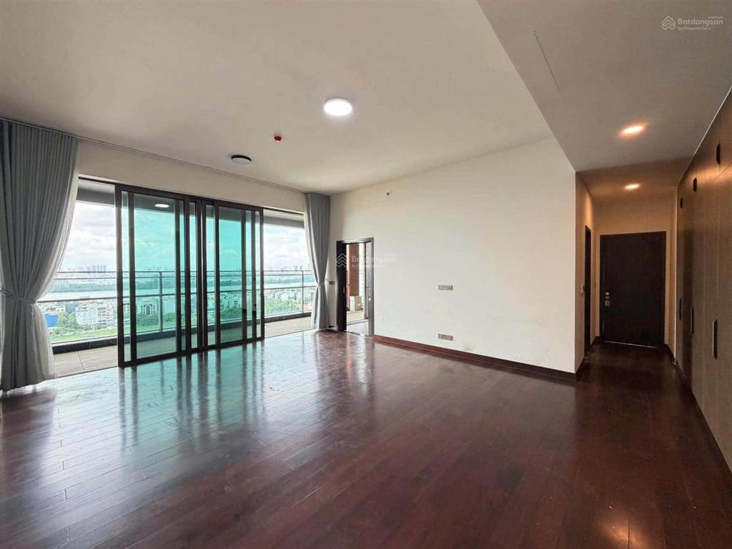 Bán căn hộ 4 phòng ngủ ntcb tại dự án define quận 2