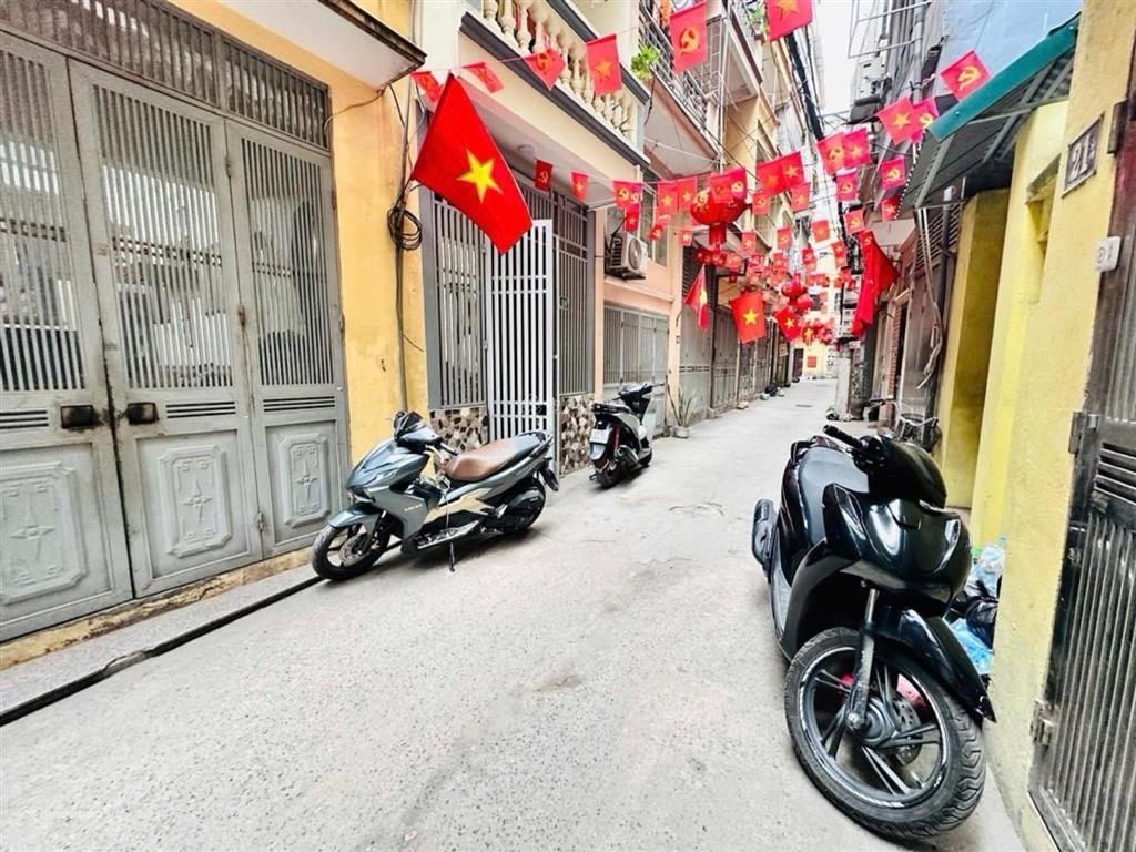 Siêu phẩm phân lô  ô tô đỗ cửa  ngõ thông  kinh doanh  dân xây cực ưng!