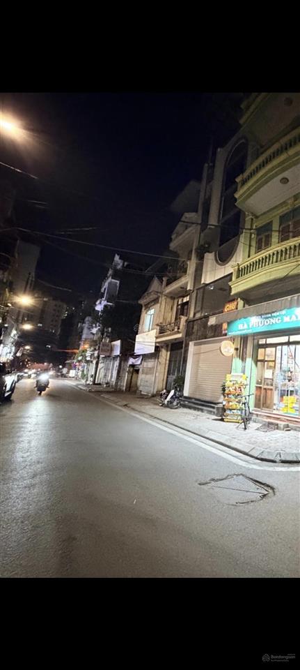 Giá nào cũng bán chủ thiện chí giảm sâu. 3 tầng diện tích 60m2 giá 8,5 tỷ. ô tô qua nhà bắc từ liêm