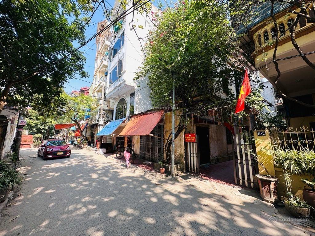 Giá nào cũng bán chủ thiện chí giảm sâu. 3 tầng diện tích 60m2 giá 8,5 tỷ. ô tô qua nhà bắc từ liêm