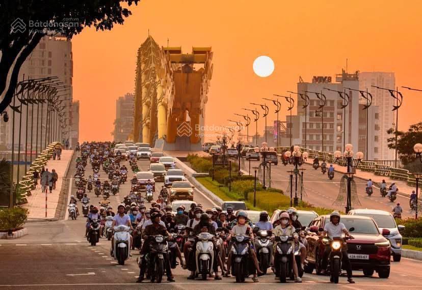 Toà căn hộ 7 tầng ngay cầu tình yêu sông hàn, sơn trà dòng tiền 87tr/tháng hđ 6 năm tăng giá đều