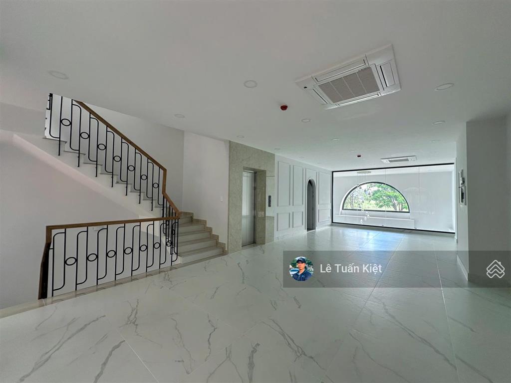 Cho thuê nguyên căn hoàn thiện mới. giá 90tr/tháng có hệ thống pccc. tại kdt vạn phúc city, thủ đức