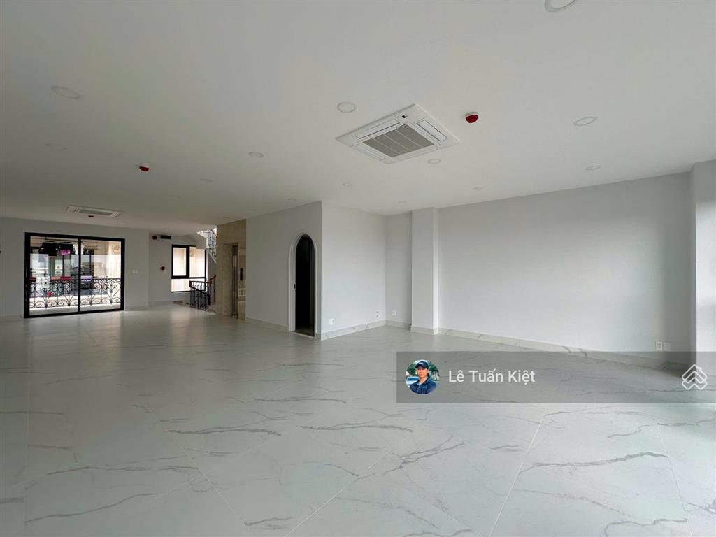 Cho thuê nguyên căn hoàn thiện mới. giá 90tr/tháng có hệ thống pccc. tại kdt vạn phúc city, thủ đức