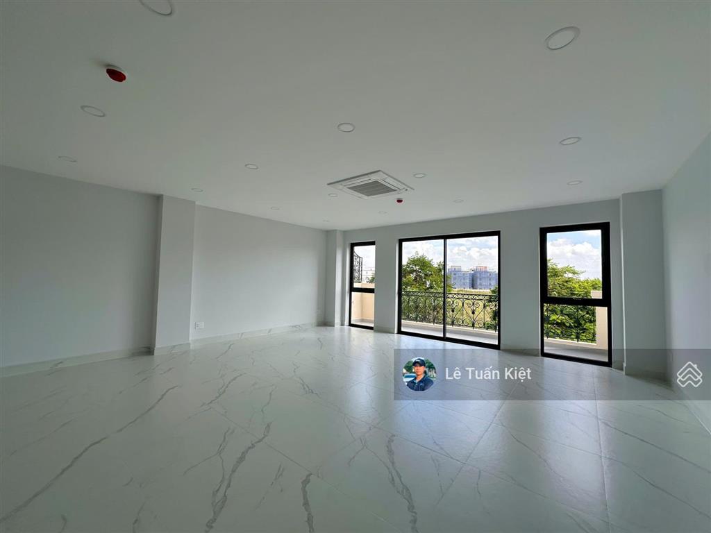 Cho thuê nguyên căn hoàn thiện mới. giá 90tr/tháng có hệ thống pccc. tại kdt vạn phúc city, thủ đức