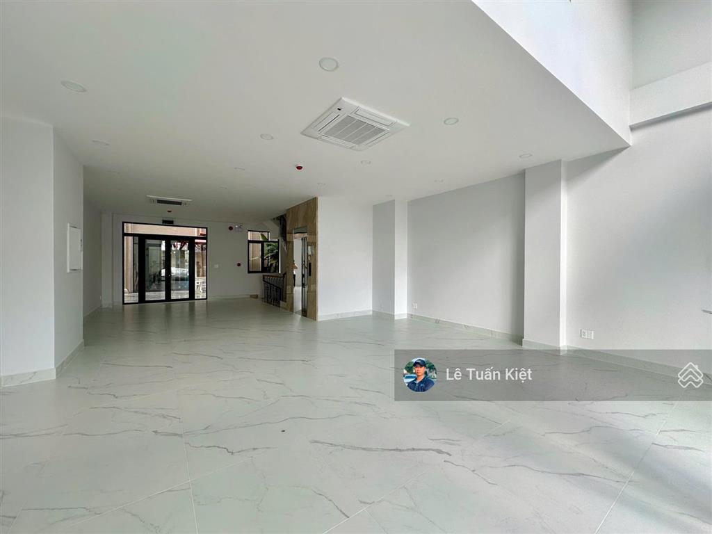 Cho thuê nguyên căn hoàn thiện mới. giá 90tr/tháng có hệ thống pccc. tại kdt vạn phúc city, thủ đức