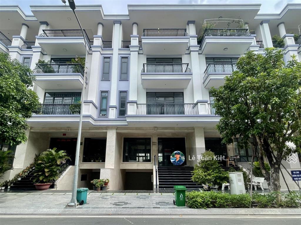 Siêu hiếm cho thuê nguyên căn có thang máy giá 60tr/tháng dt 7x22m. giá tốt tại kdt vạn phúc city