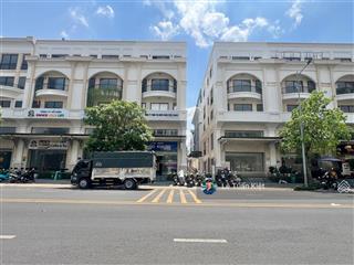 Cho thuê nguyên căn shophoues giá 70tr/ tháng.hoàn thiện đẹp chuẩn văn phòng. tại kdt vạn phúc city