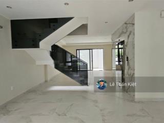 Nhà hoàn thiện mới cho thuê giá 43tr/tháng. dạng ở & văn phòng thiết kế đẹp. tại kdt vạn phúc city