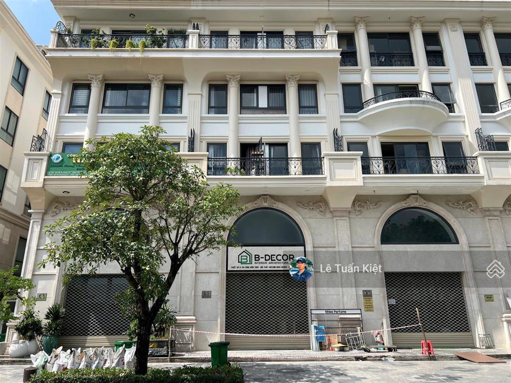 Cho thuê trệt lửng chuẩn sàn văn phòng giá thuê 33.000.000/tháng. tại kdt vạn phúc city.