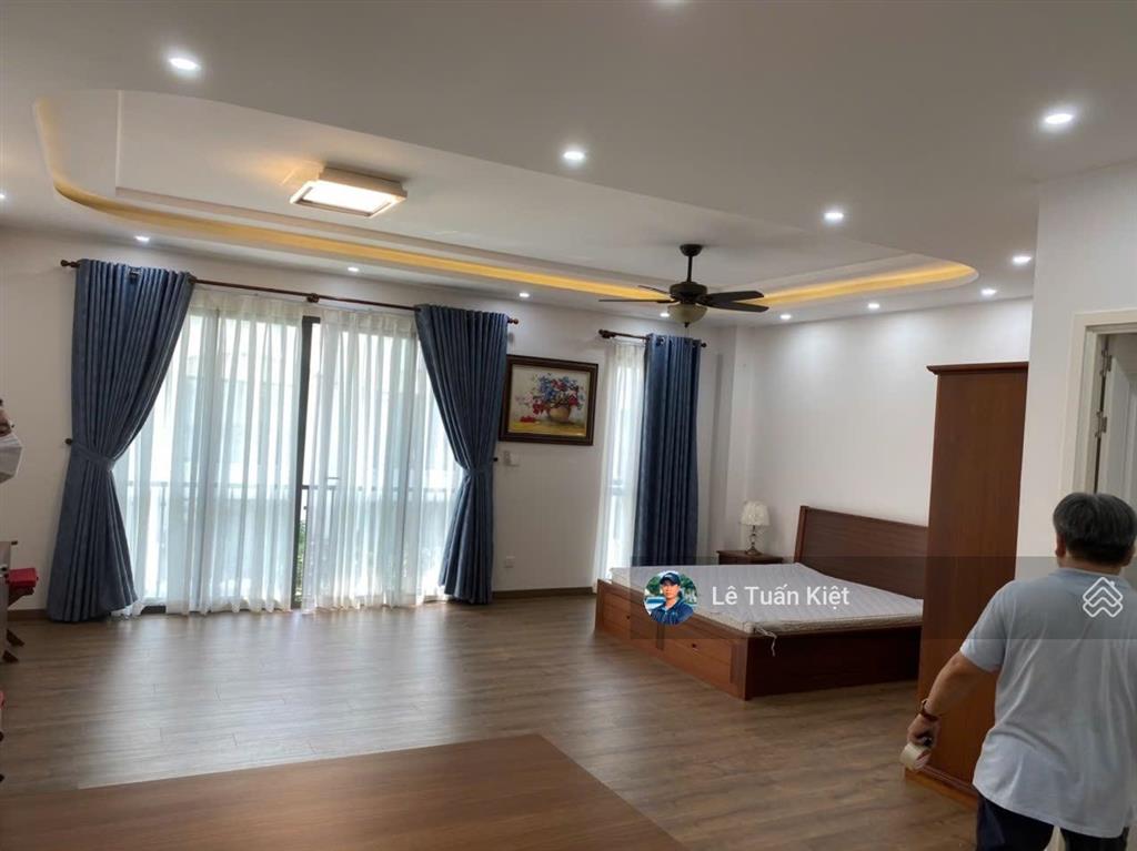 Bán nhà phố kênh sông trăng giá 32 tỷ. vị trí tọa lạc sầm uất thoáng mát. tại kdt vạn phúc city