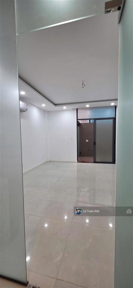 Siêu phẩm nhà phố giá bán 21 tỷ. vị trí tọa lạc đắc địa thoáng mát. tại kdt vạn phúc city
