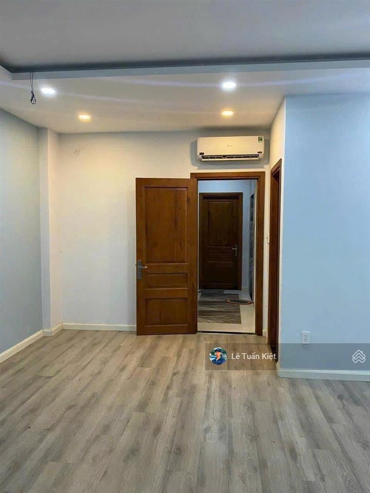 Siêu phẩm nhà phố giá bán 21 tỷ. vị trí tọa lạc đắc địa thoáng mát. tại kdt vạn phúc city