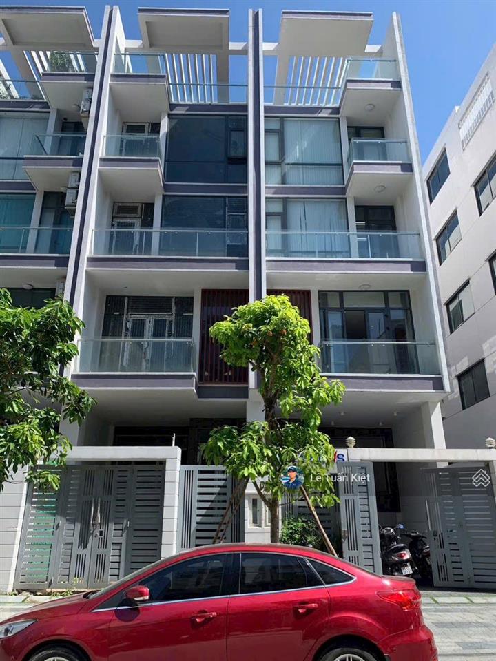 Siêu phẩm nhà phố giá bán 21 tỷ. vị trí tọa lạc đắc địa thoáng mát. tại kdt vạn phúc city