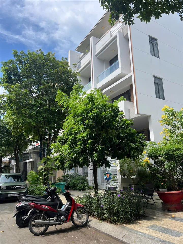 Siêu phẩm nhà phố bán giá 23 tỷ. vị trí đắc địa thoáng mát tiềm năng. tại kdt vạn phúc city