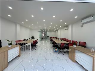Văn phòng tầng 2 cho thuê giá 15tr/tháng (bao thuế) mặt tiền shophouse nguyễn thị nhung.