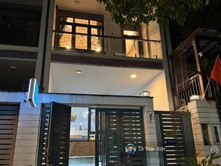 Nhà phố cho thuê giá 35tr/tháng. hoàn thiện đẹp dạng ở & văn phòng. tại kđt vạn phúc city