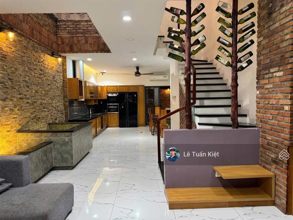 Nhà phố cho thuê giá 35tr/tháng. hoàn thiện đẹp dạng ở & văn phòng. tại kđt vạn phúc city