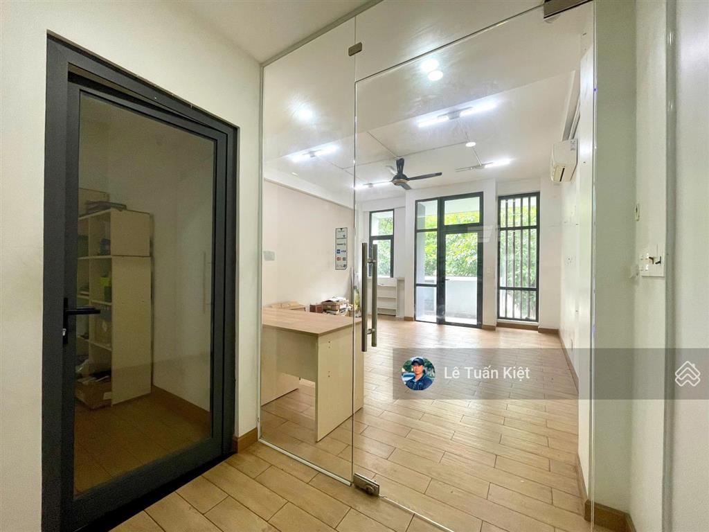 Nhà nguyên căn cho thuê giá tốt 30tr/tháng. vị trí tọa lạc đắc địa thoáng mát. tại kdt vạn phúc