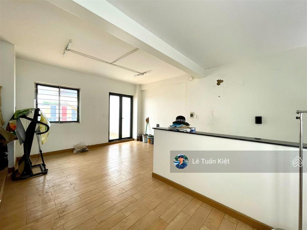Nhà nguyên căn cho thuê giá tốt 30tr/tháng. vị trí tọa lạc đắc địa thoáng mát. tại kdt vạn phúc