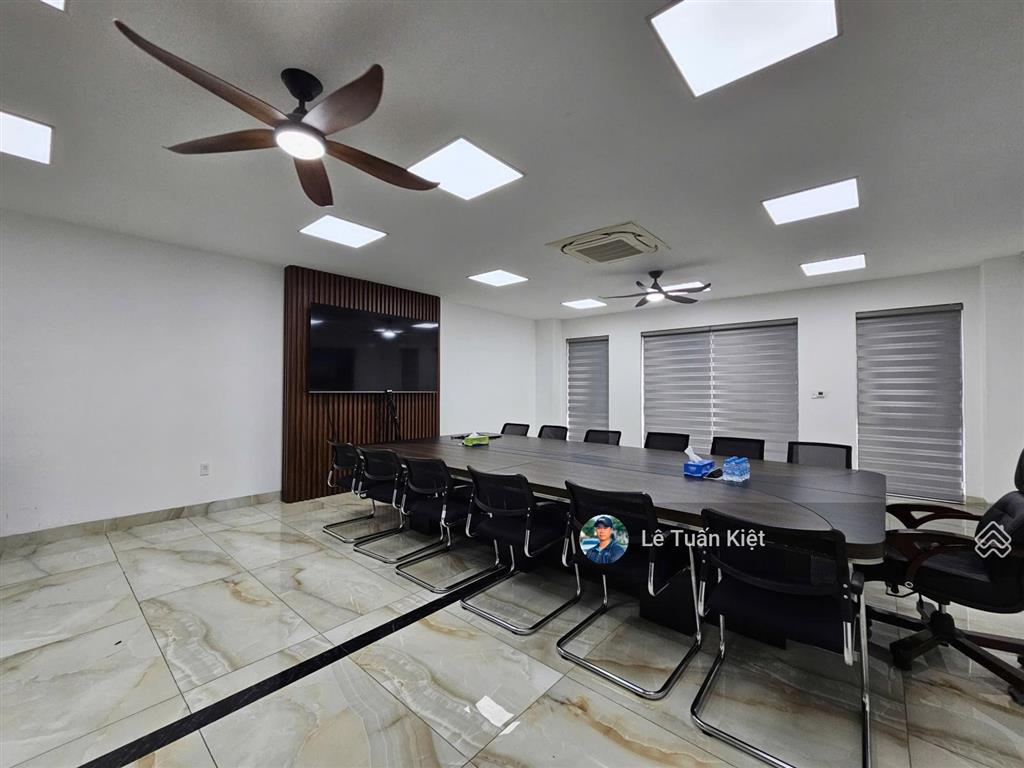 Siêu phẩm nhà phố cho thuê nguyên căn giá 75tr/tháng. vị trí tọa lạc đắc địa. tại kđt vạn phúc city