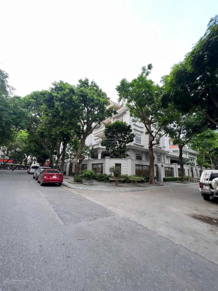 Chủ vỡ nợ giảm sốc 33 tỷ siêu biệt thự mặt phố bán đảo linh đàm  285m2  4 tầng có hầm  mt12.5m