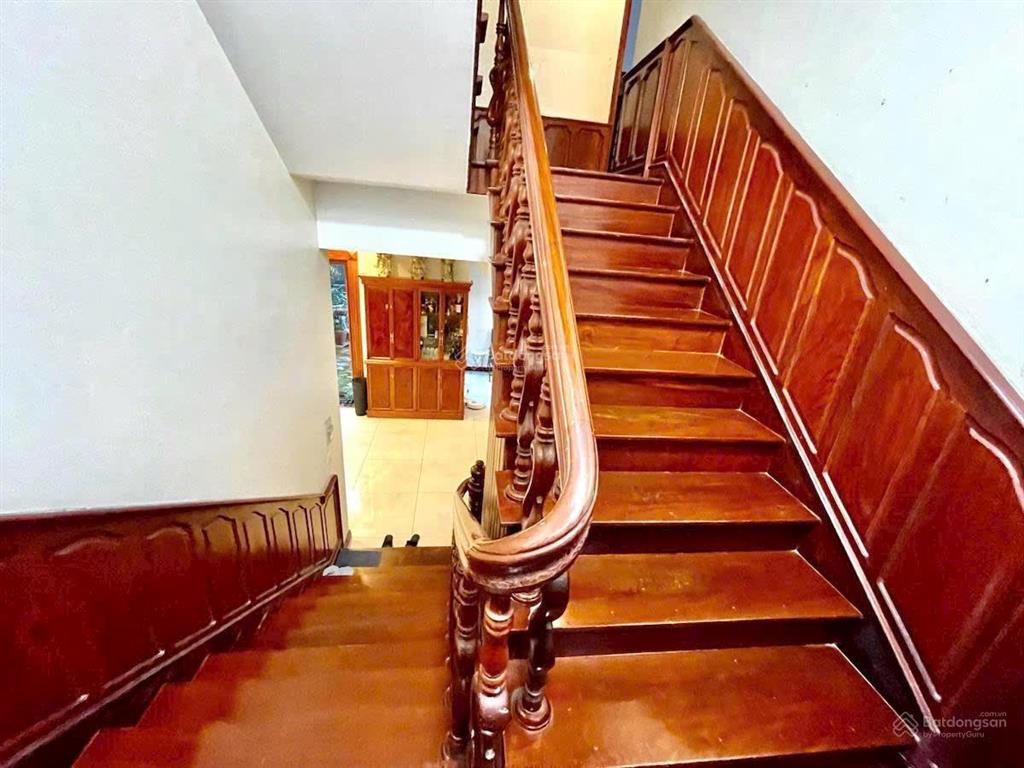 Chủ vỡ nợ giảm sốc 33 tỷ siêu biệt thự mặt phố bán đảo linh đàm  285m2  4 tầng có hầm  mt12.5m