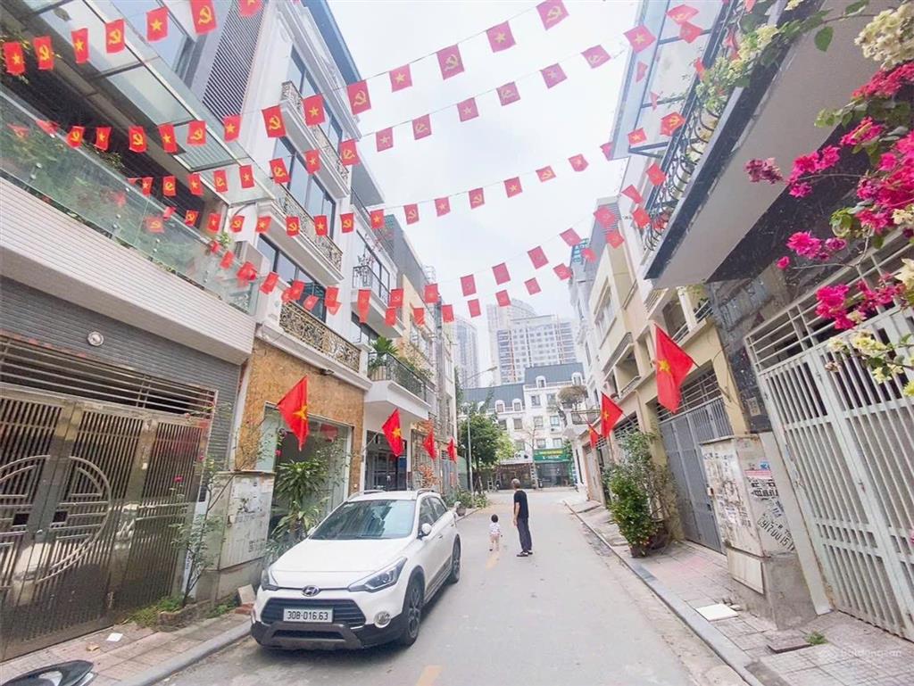Chủ giảm gấp  bán liền kề văn phú gần tháp đồng hồ  70m2 5 tầng  ô tô tránh  nhỉnh 18 t