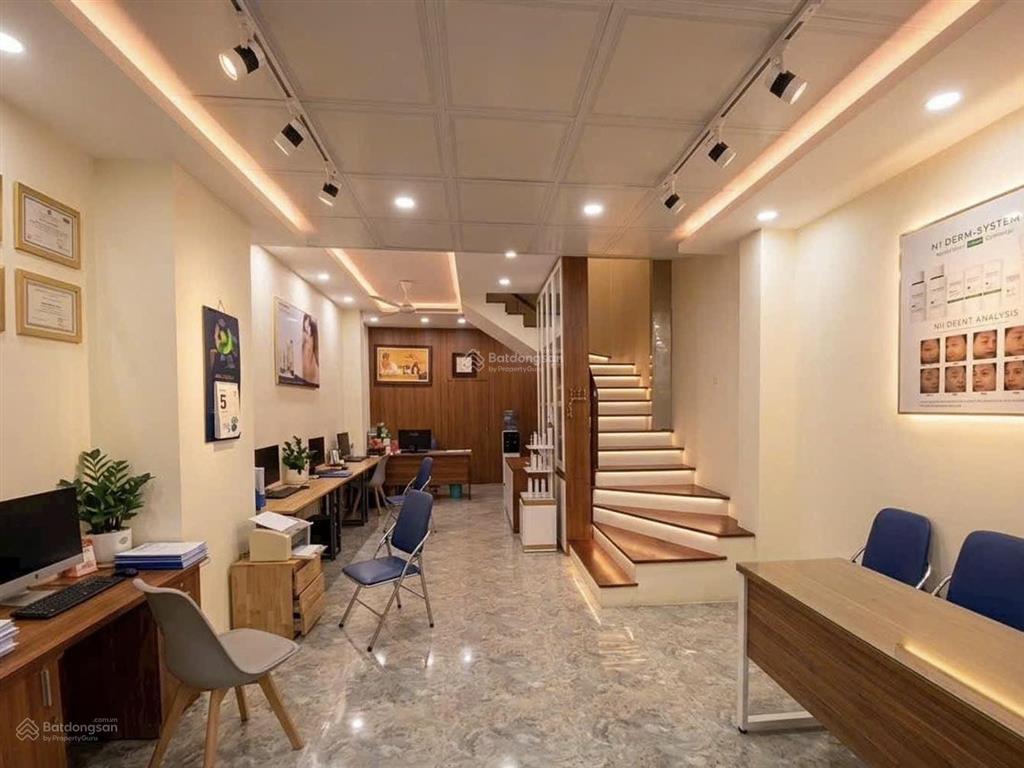 Chủ giảm gấp  bán liền kề văn phú gần tháp đồng hồ  70m2 5 tầng  ô tô tránh  nhỉnh 18 t