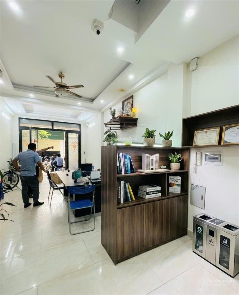 Chủ ngộp cần bán gấp nhà 7 tầng thang máy kđt kiến hưng 50m  mt4m  ô tô tránh  vỉa hè rộng