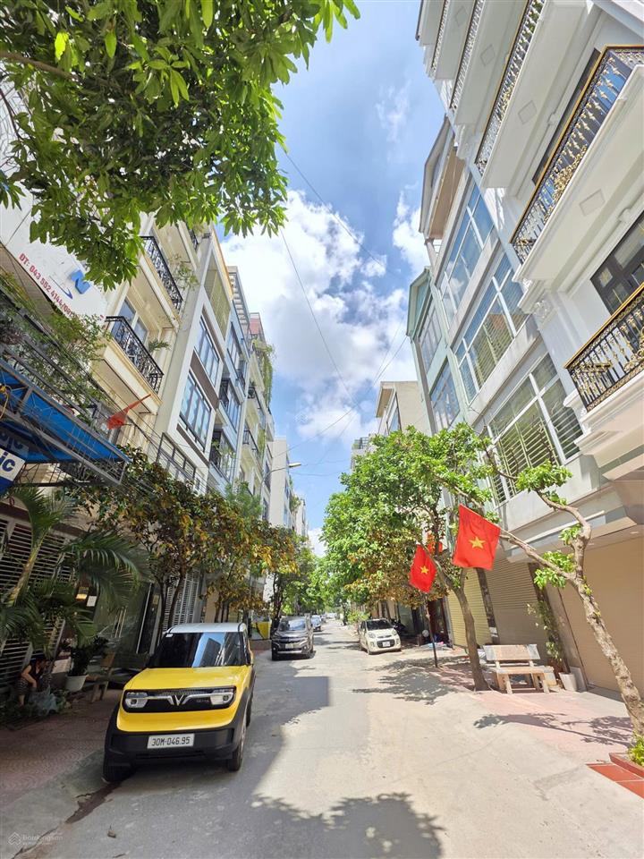 Phân lô vỉa hè vạn phúc, hà đông, 13,2 tỷ, 40m2, mặt tiền 4m, đường 15m, chủ thiện chí bán gấp