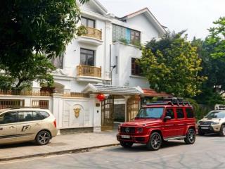 Chủ vỡ nợ bán gấp bt kđt văn phú, hà đông 200m2, mt 10m, full nội thất nhập khẩu