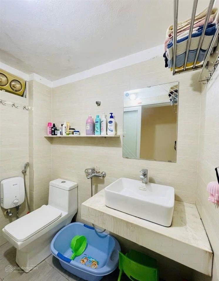 8.x tỷ nhà 45m, 4 tầng ô tô tránh đỗ cửa ngày đêm văn quán, hà đông, chỉ chưa tới 100m ra mặt phố.